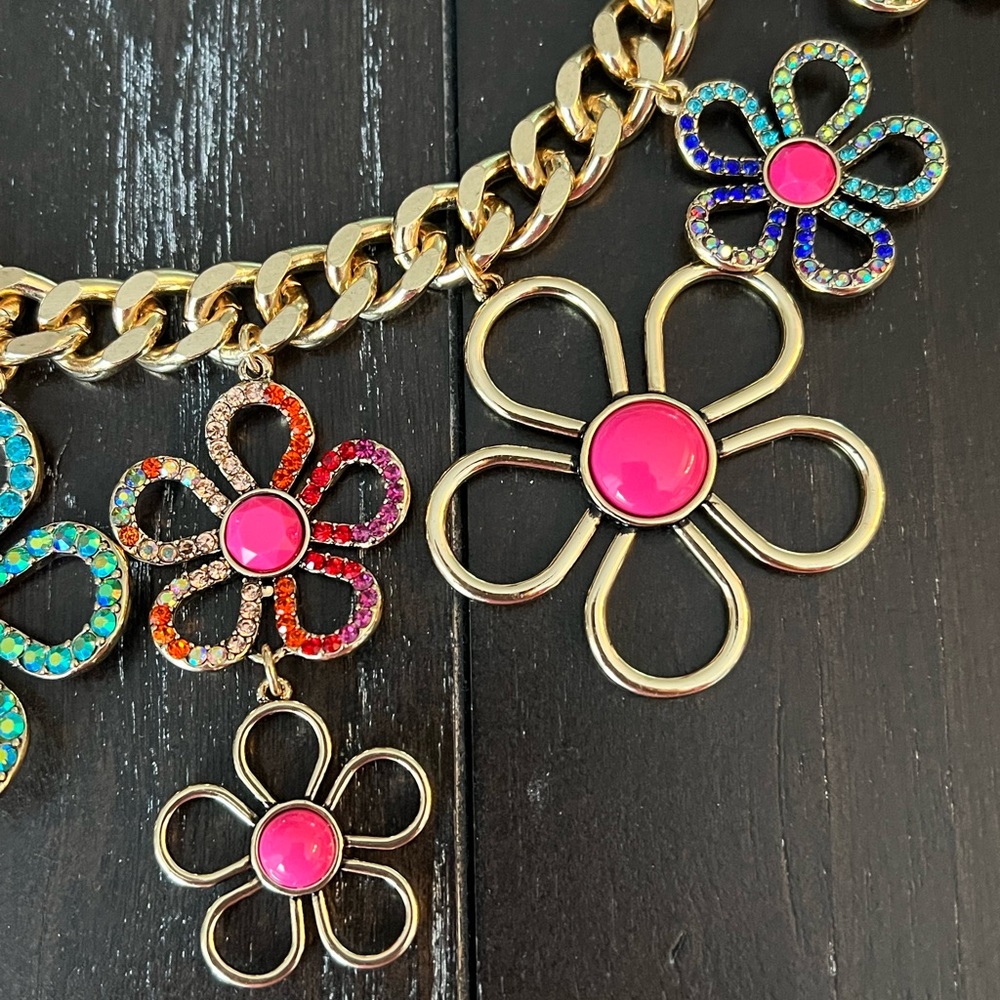 Betsey Johnson Necklace - Picture 9 of 10